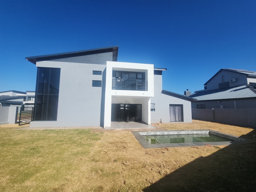 To Let 4 Bedroom Property for Rent in Melodie North West